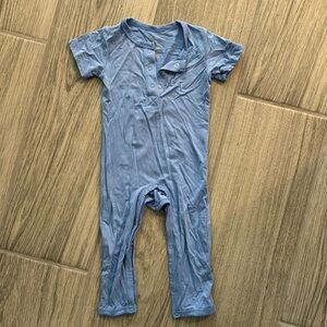 EUC Kyte Baby short sleeve button Henley romper, Periwinkle